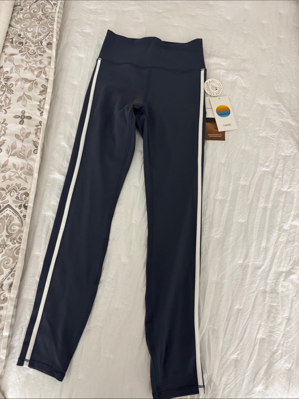 Vuori Leggings with White Side Stripes